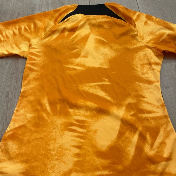 Women's Nike Orange Netherlands National Team 2022/23 Home Replica soccer Jersey - Picture 3 of 3